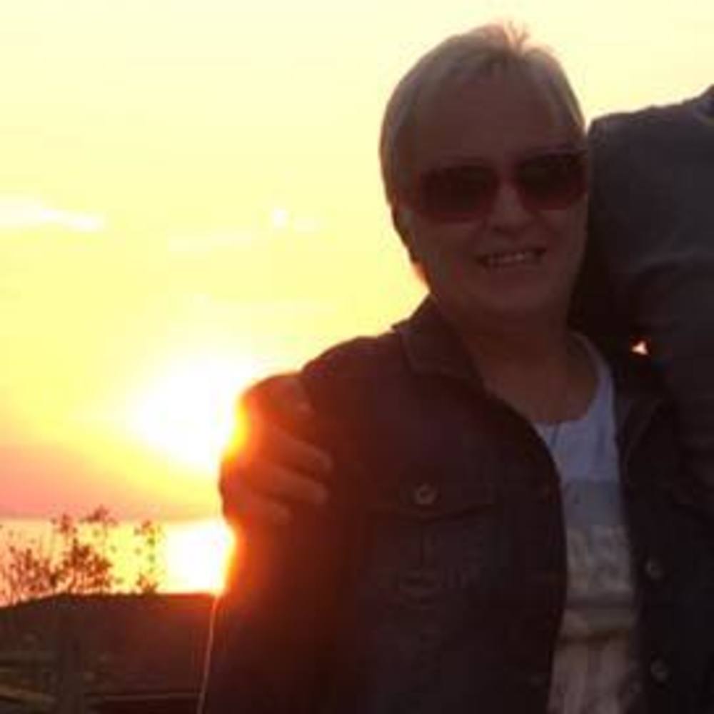 Meet your Posher, Debbie